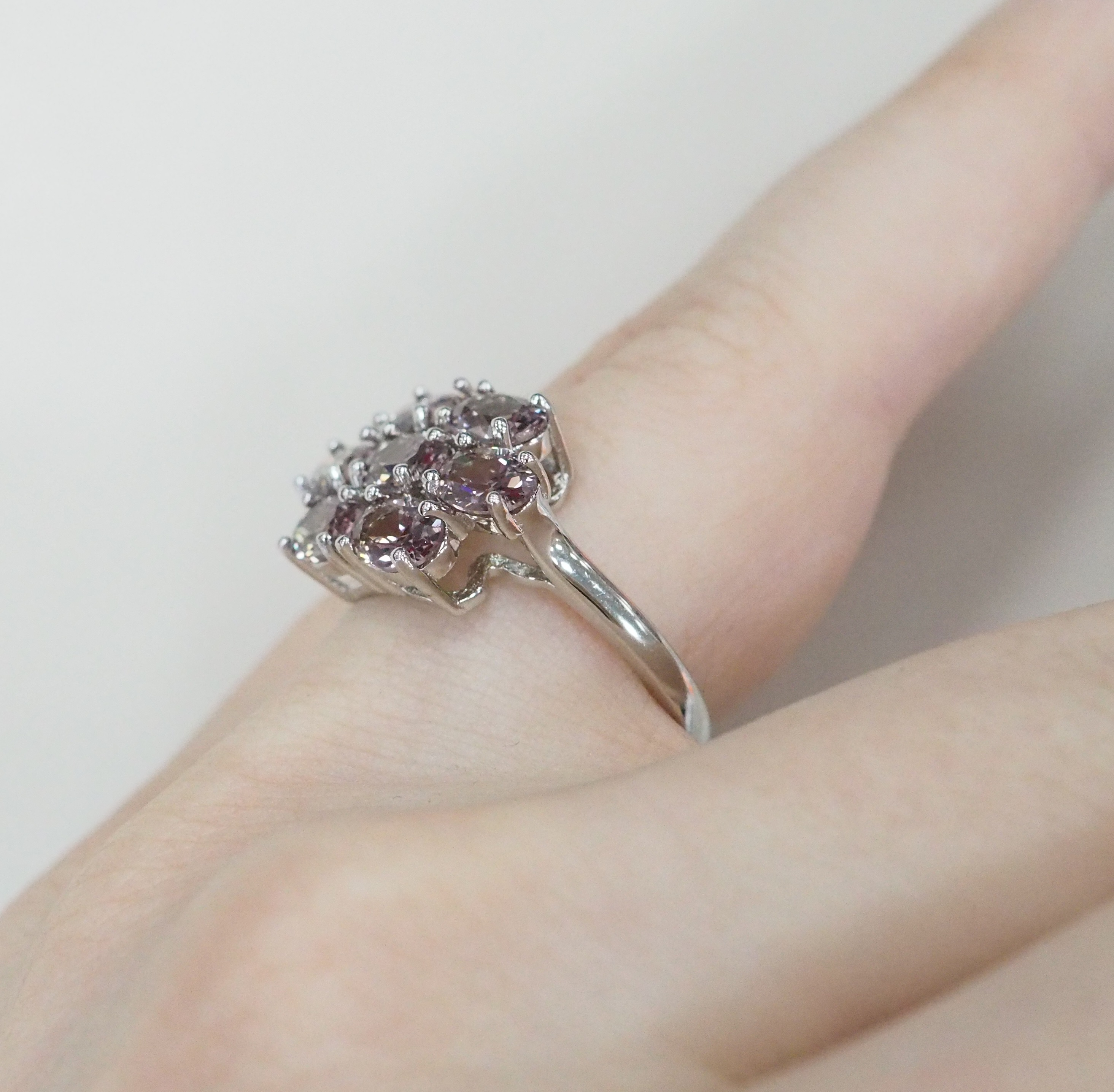 Серебряное кольцо с султанитами